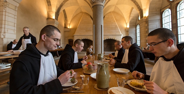moines réfectoire Solesmes